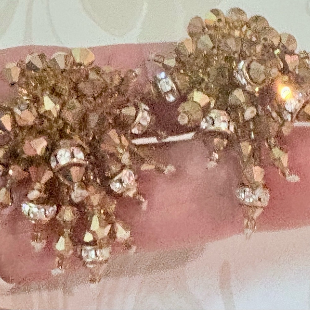 Vintage Gold Swarovski Crystal slight dangle Hand made clip earring
9/26